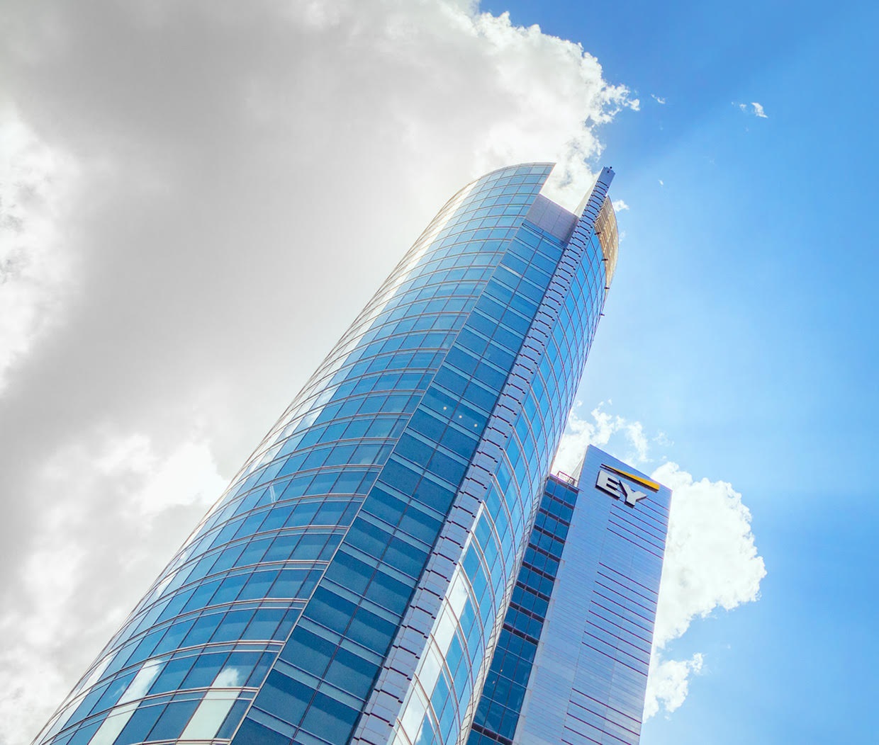 Intranet System for the Rondo1 skyscraper complex - Hochtief Project Development - Project showcase